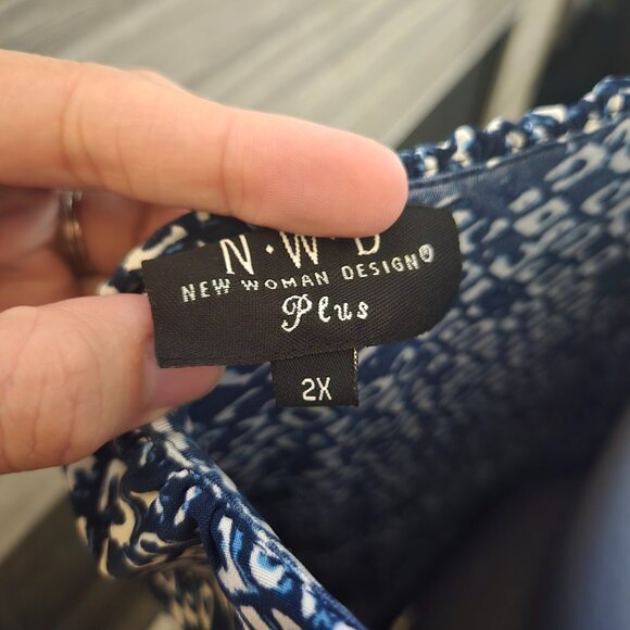 💙 NWD Plus Navy Blue Tiered Ruffle Tunic 2X EUC - Picture 4 of 4